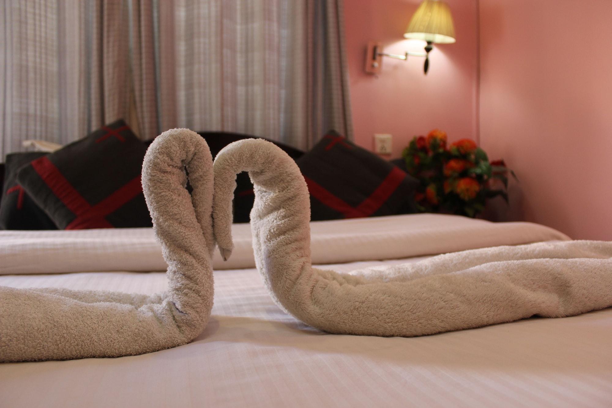 Hotel Buddha Land Катманду Экстерьер фото