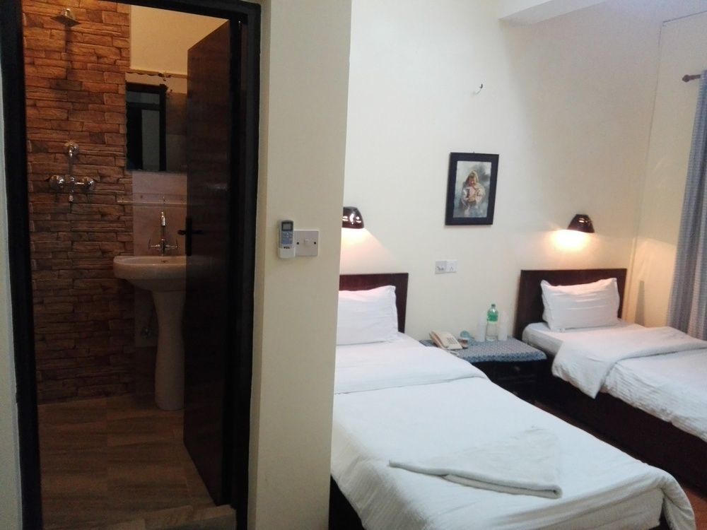 Hotel Buddha Land Катманду Экстерьер фото